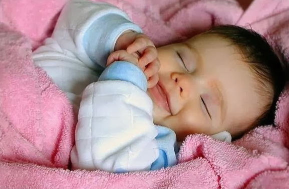 How Sleep Training Helps Babies